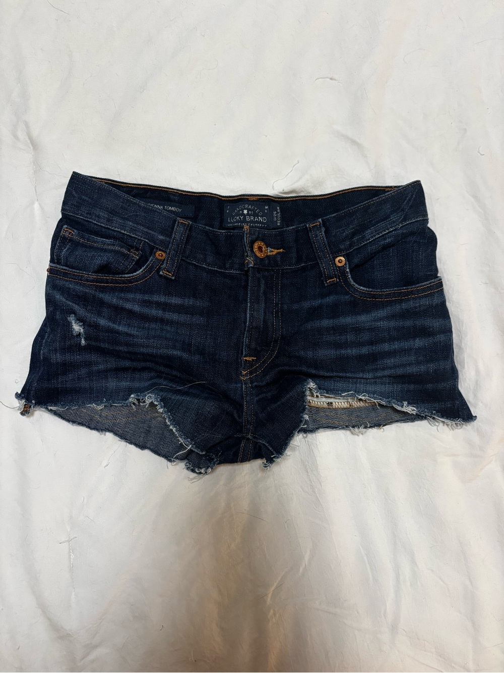 Vintage low rise lucky jean shorts!
